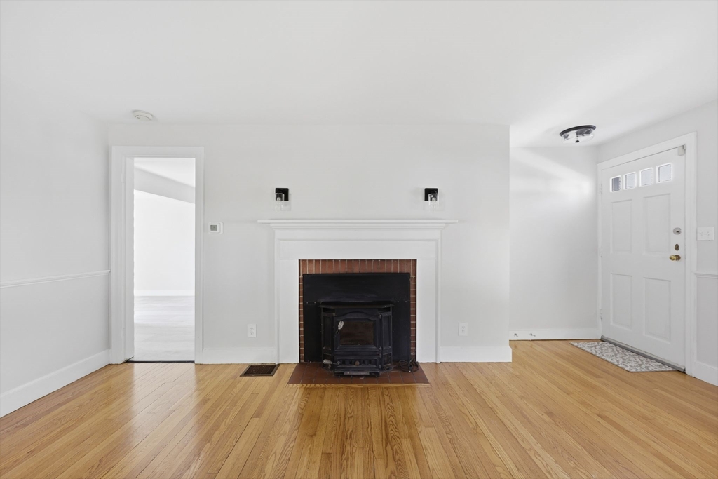 83 Ellsworth Avenue Springfield, MA 01118 - Photo 12 of 40