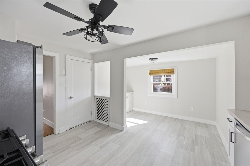 83 Ellsworth Avenue Springfield, MA 01118 - Photo 15 of 40