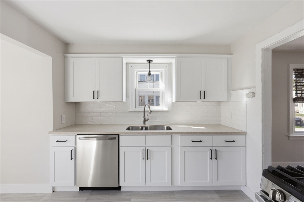 83 Ellsworth Avenue Springfield, MA 01118 - Photo 16 of 40
