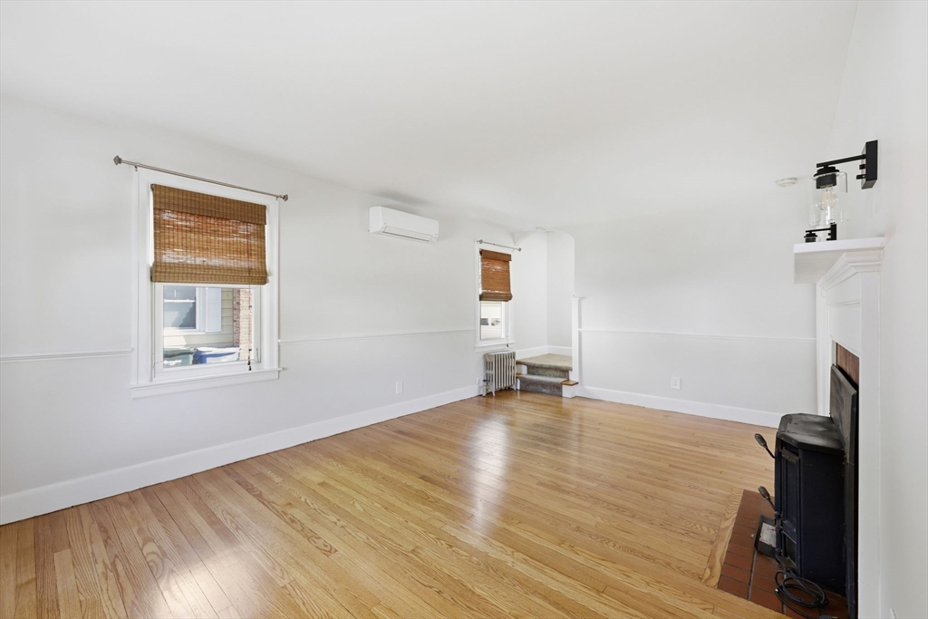 83 Ellsworth Avenue Springfield, MA 01118 - Photo 7 of 40