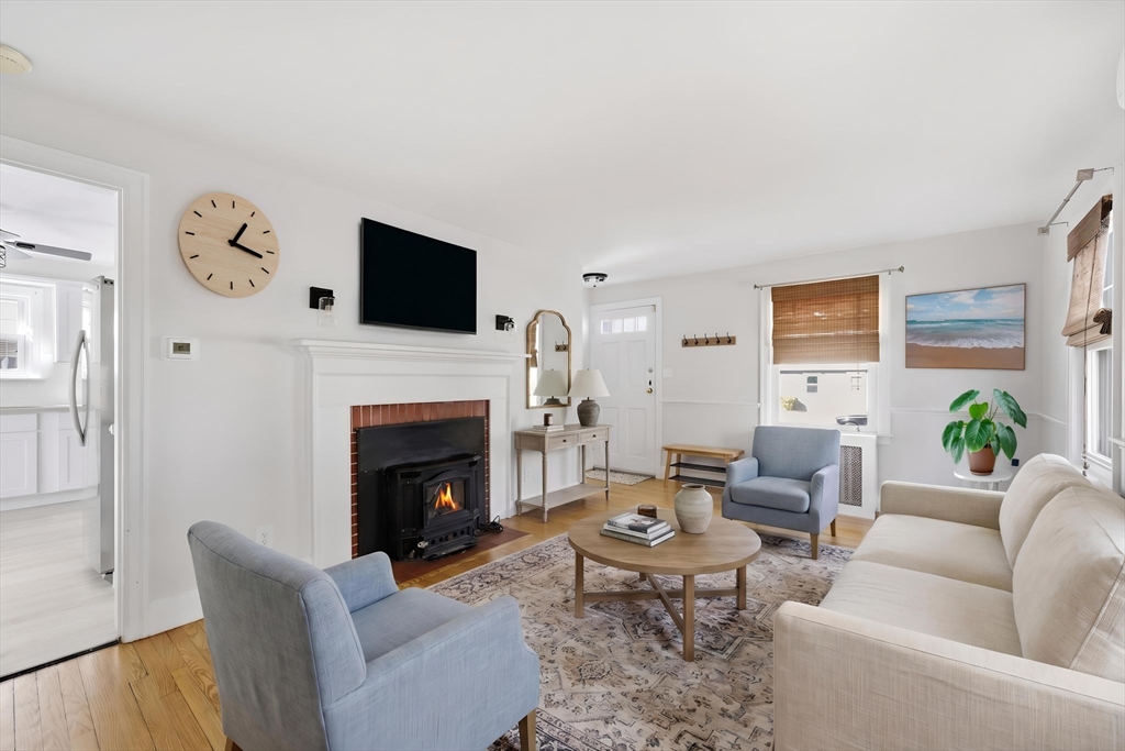 83 Ellsworth Avenue Springfield, MA 01118 - Photo 9 of 40