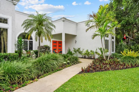 $1,895,000 | 7 Worth Court, Sewall's Point, FL 34996