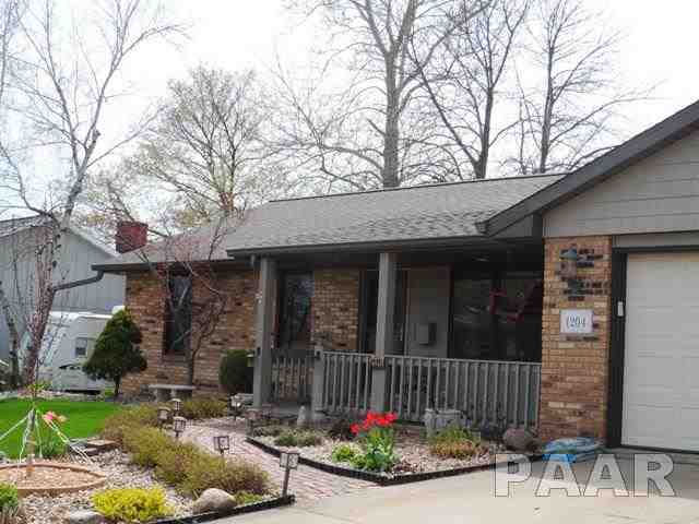 1204 Hampton Road Washington, IL 61571 - Photo 1 of 34 Gallery Image 1