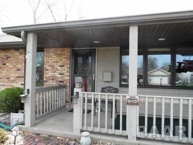 1204 Hampton Road Washington, IL 61571 - Photo 4 of 34 Gallery Image 4