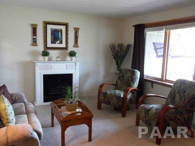 1204 Hampton Road Washington, IL 61571 - Photo 6 of 34 Gallery Image 6