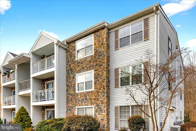 $2,300 | 28 Holly Court, Hamilton, NJ 08619