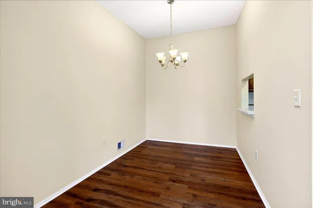 $2,300 | 28 Holly Court, Hamilton, NJ 08619