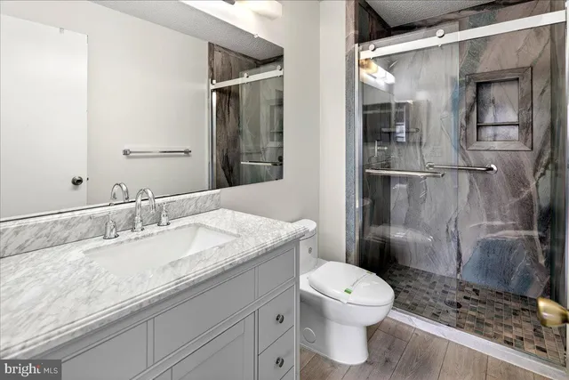 $2,300 | 28 Holly Court, Hamilton, NJ 08619