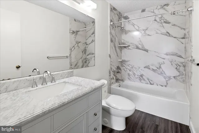 $2,300 | 28 Holly Court, Hamilton, NJ 08619