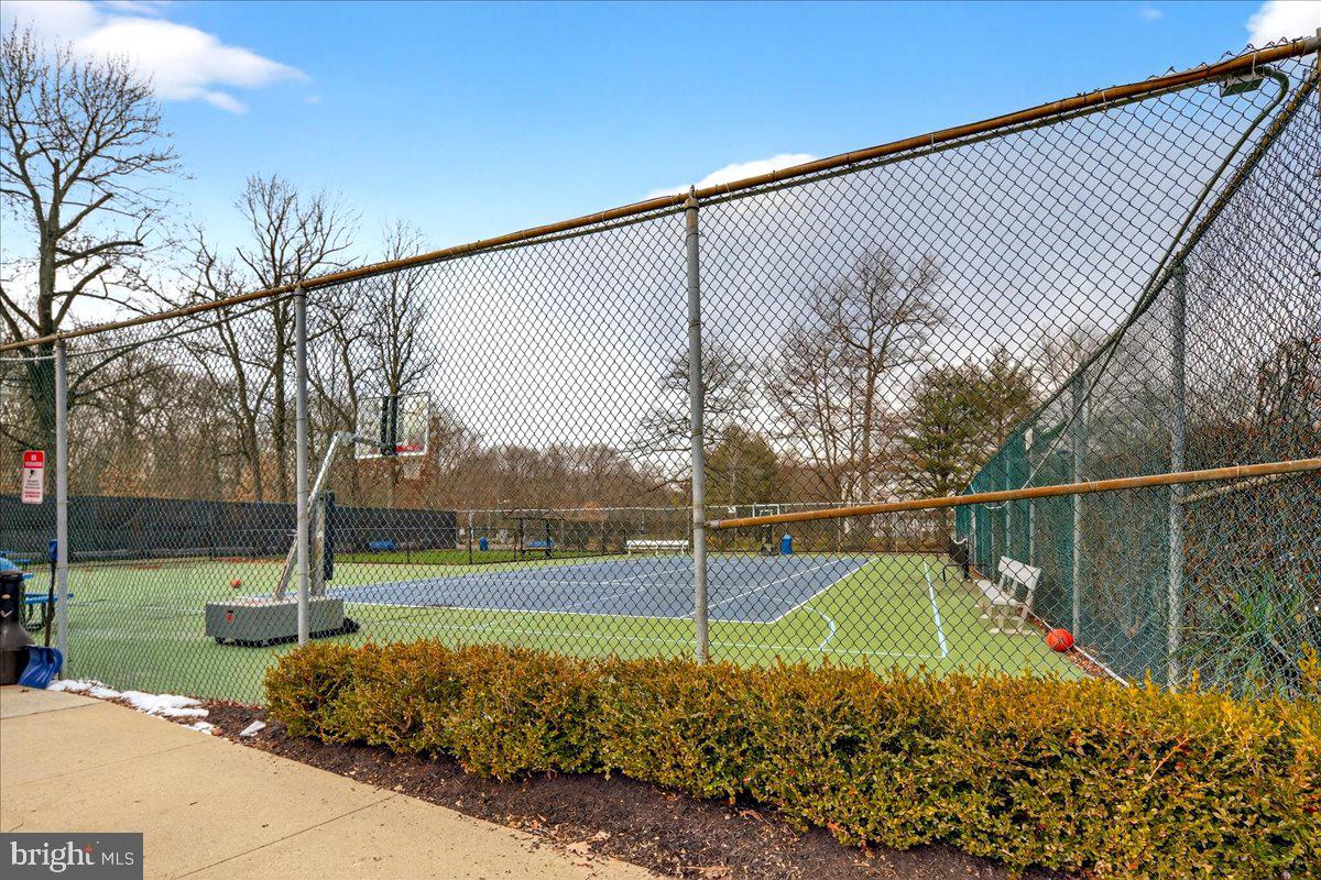 28 Holly Court Hamilton, NJ 08619 - Photo 5 of 29