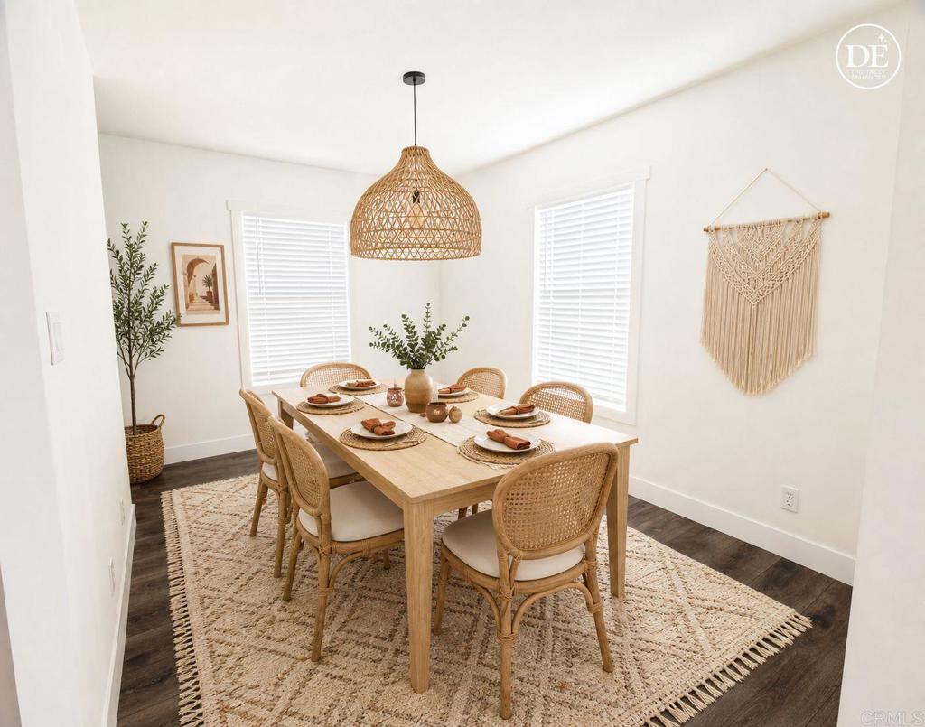 335 West Legion Road, Unit 72 Brawley, CA 92227 - Photo 3 of 13 AI staged dining room
