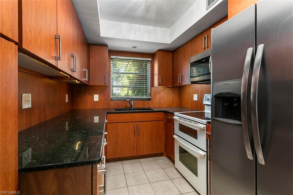 1201 Solana Road, Unit 3 Naples, FL 34103 - Photo 2 of 17 Gallery Image 2