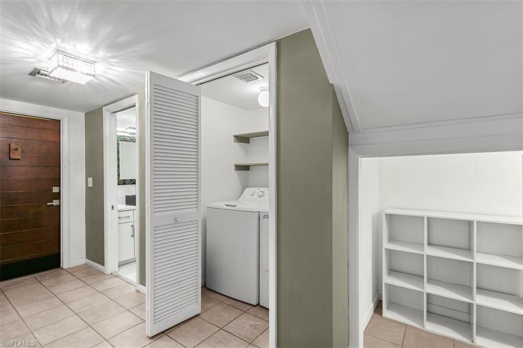 1201 Solana Road, Unit 3 Naples, FL 34103 - Photo 4 of 17 Gallery Image 4