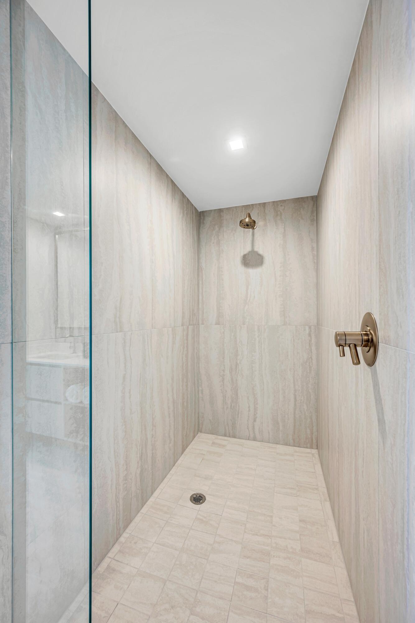 77 Southeast 5th Street, Unit 2014 Miami, FL 33131 - Photo 26 of 50 VICEROY #3801-16