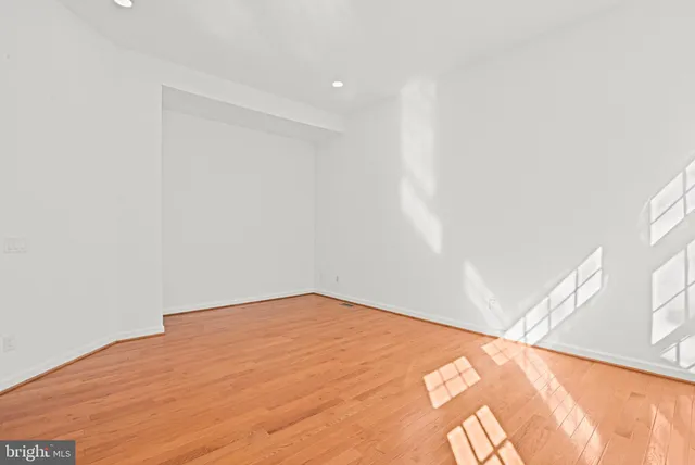 $1,325,000 | 9927 Miles Stone Court, Vienna, VA 22181