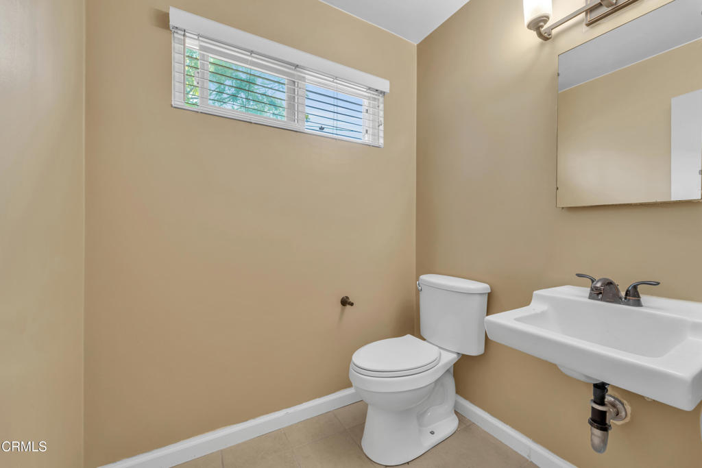 252 Columbia Road Thousand Oaks, CA 91360 - Photo 15 of 34