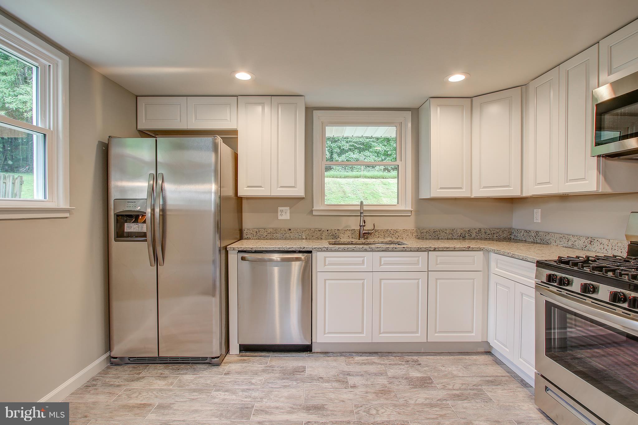 13126 Haddock Road Woodbridge, VA 22193 - Photo 3 of 30 Kitchen