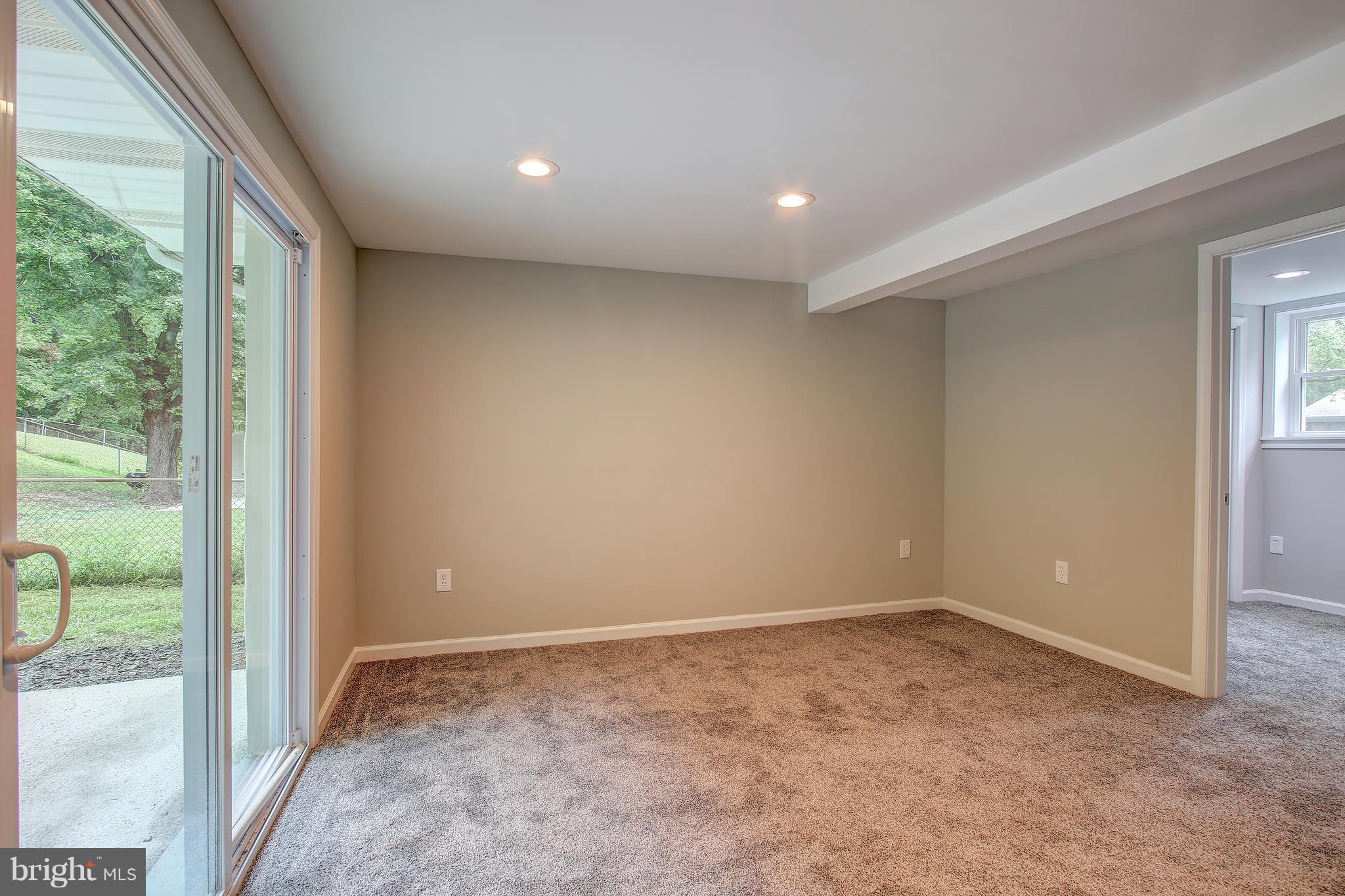 13126 Haddock Road Woodbridge, VA 22193 - Photo 22 of 30 Basement