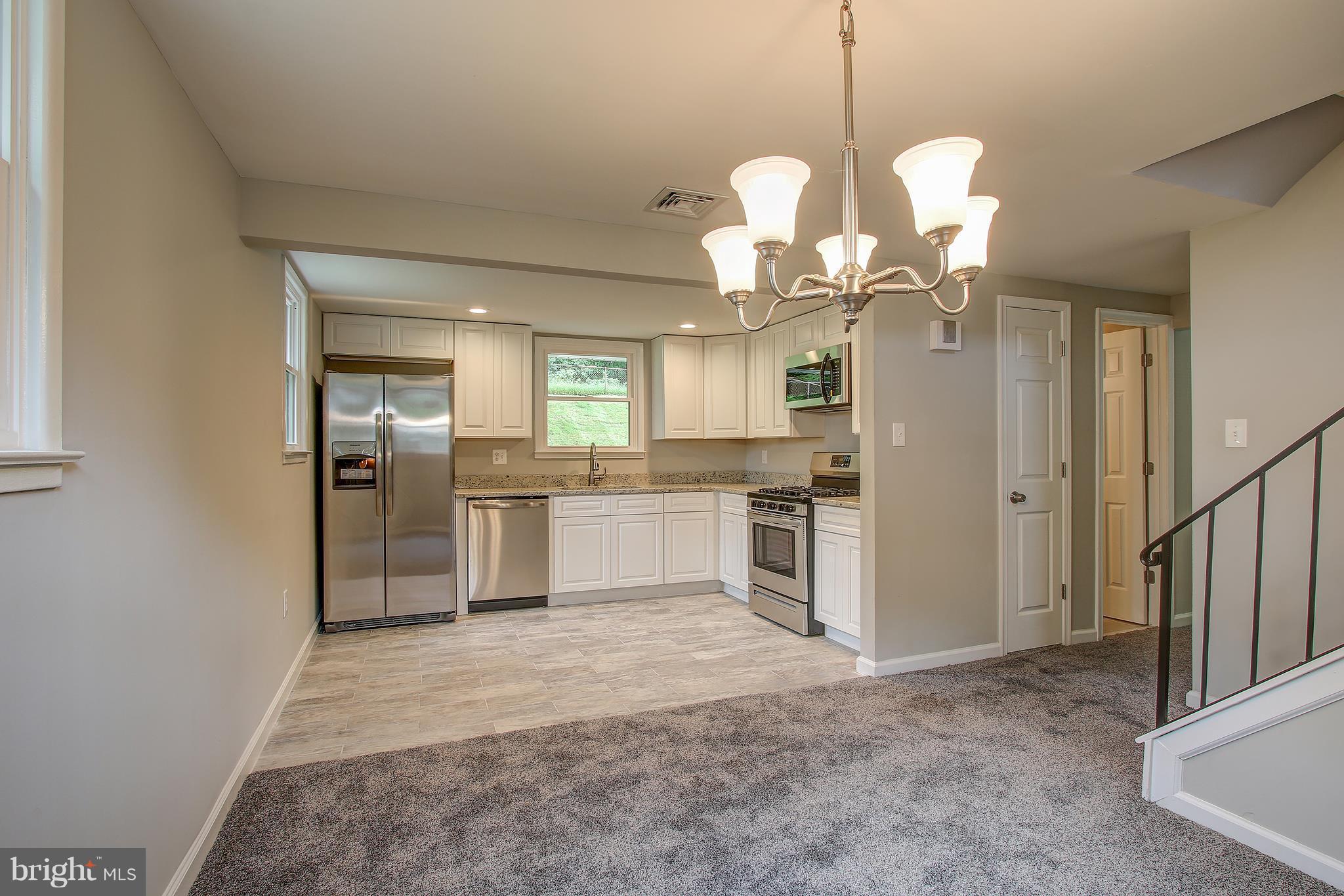 13126 Haddock Road Woodbridge, VA 22193 - Photo 7 of 30 Dining Room