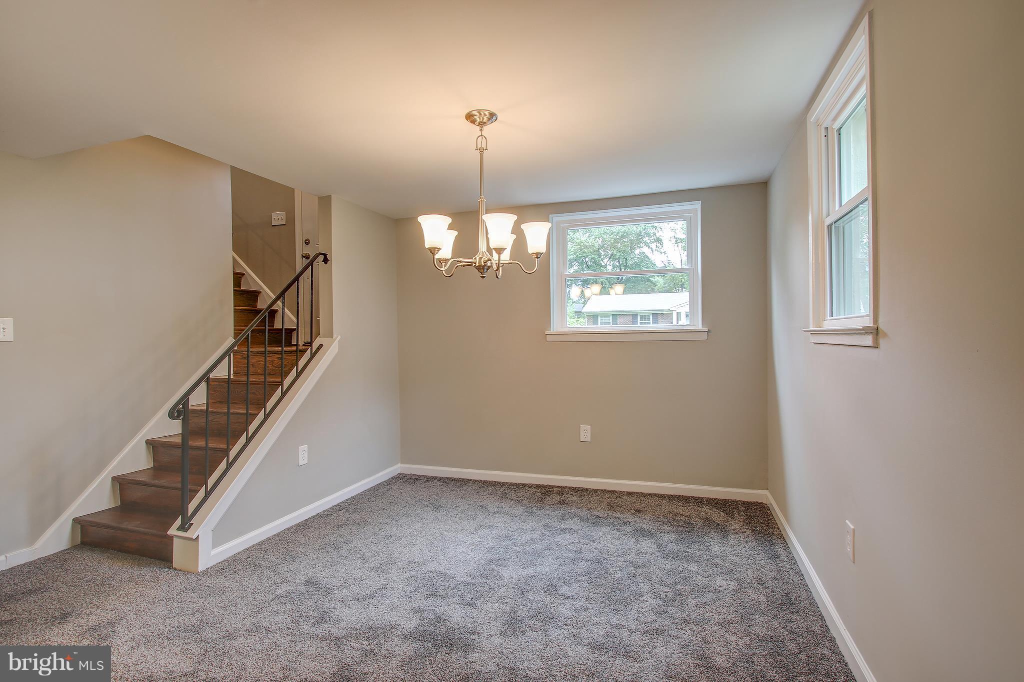 13126 Haddock Road Woodbridge, VA 22193 - Photo 8 of 30 Dining Room