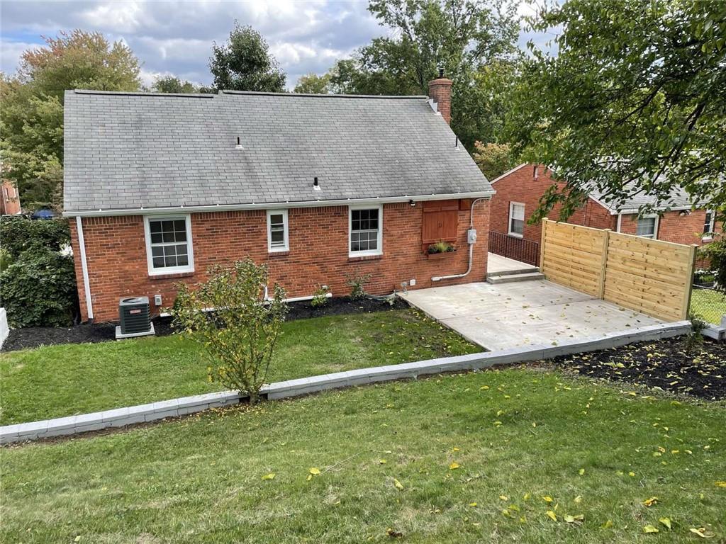 19 Robinhood Road Pittsburgh, PA 15220 - Photo 3 of 14 Gallery Image 3