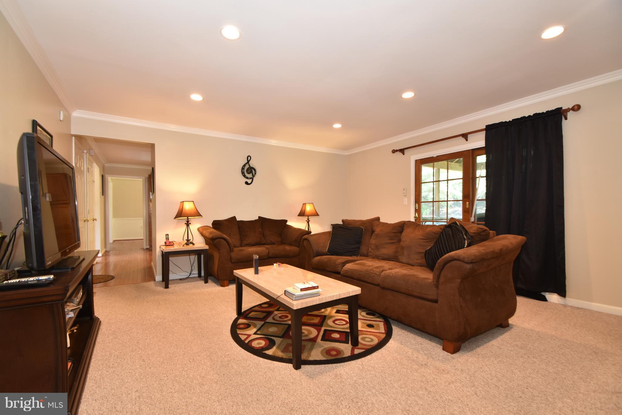8909 Mayflower Road Baltimore, MD 21237 - Photo 13 of 29 Family Room