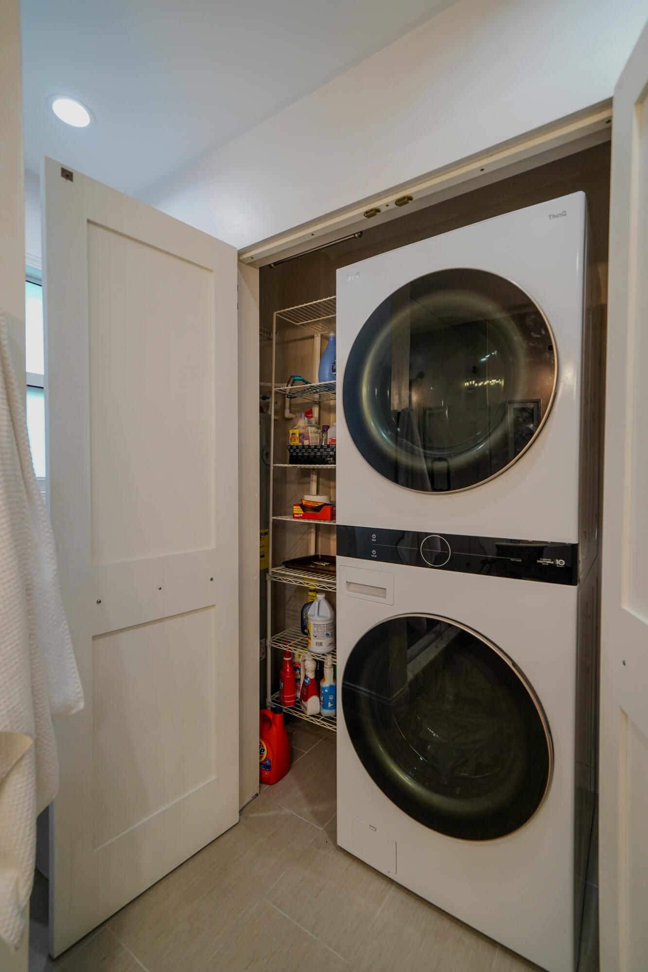 21 Corrine Place Key Largo, FL 33037 - Photo 14 of 46 a utility room with dryer and washer