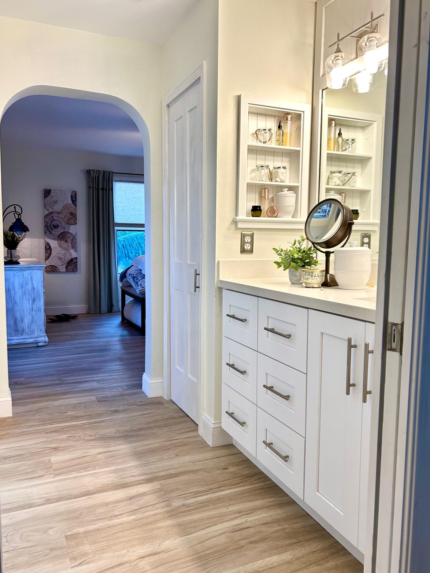 21 Corrine Place Key Largo, FL 33037 - Photo 26 of 46 a room with wooden floor and furniture