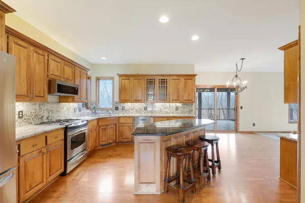 $839,900 | 17685 79th Place North, Maple Grove, MN 55311