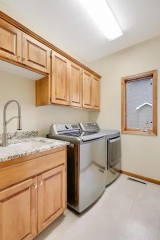 $848,800 | 17685 79th Place North, Maple Grove, MN 55311