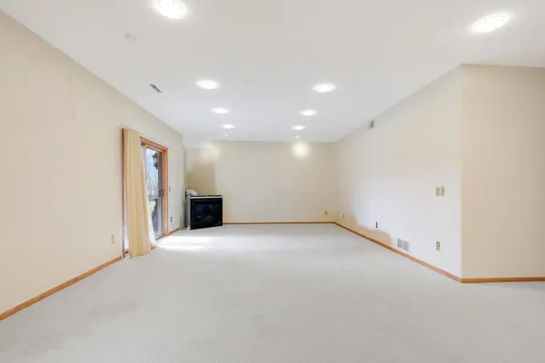 $839,900 | 17685 79th Place North, Maple Grove, MN 55311