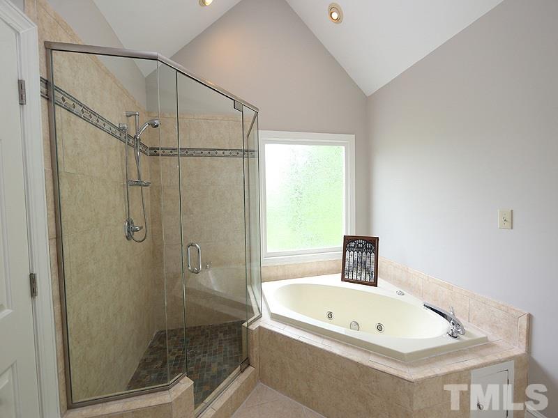 8009 Llewellyn Court Raleigh, NC 27613 - Photo 8 of 14 Gallery Image 8