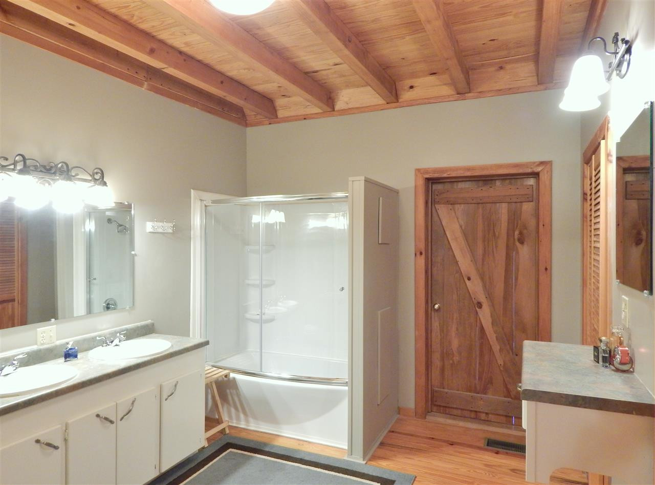 2990 Scarborough Road Carthage, MS 39051 - Photo 18 of 46 Master Bathroom