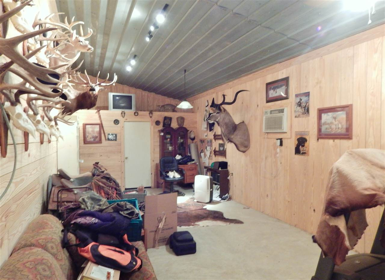 2990 Scarborough Road Carthage, MS 39051 - Photo 37 of 46 Man Cave