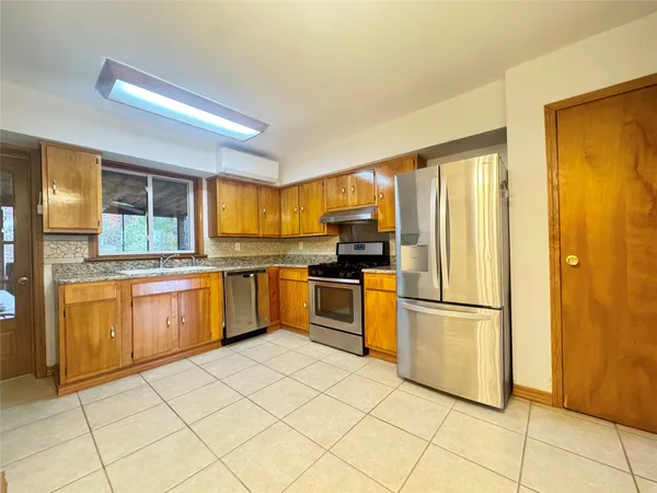 $1,300 | 300 Rano Boulevard, Unit 3, Vestal, NY 13850