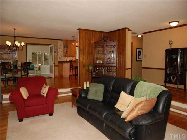 1004 Willow Run S Drive Raleigh, NC 27615 - Photo 4 of 19 Living Room