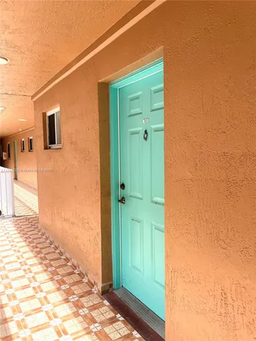 $2,300 | 6801 Harding Avenue, Unit 323, Miami Beach, FL 33141