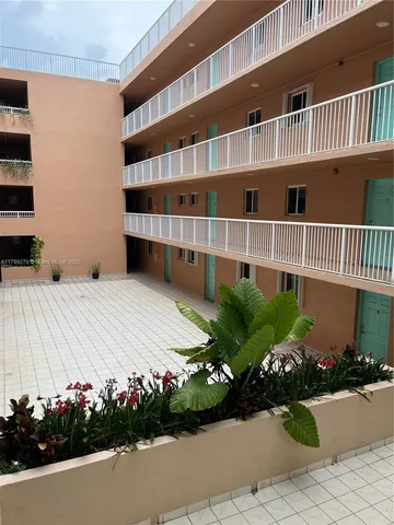 $2,300 | 6801 Harding Avenue, Unit 323, Miami Beach, FL 33141