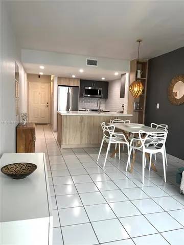 $2,300 | 6801 Harding Avenue, Unit 323, Miami Beach, FL 33141