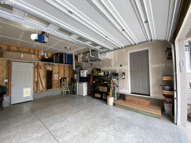 a view of a hallway with elevator