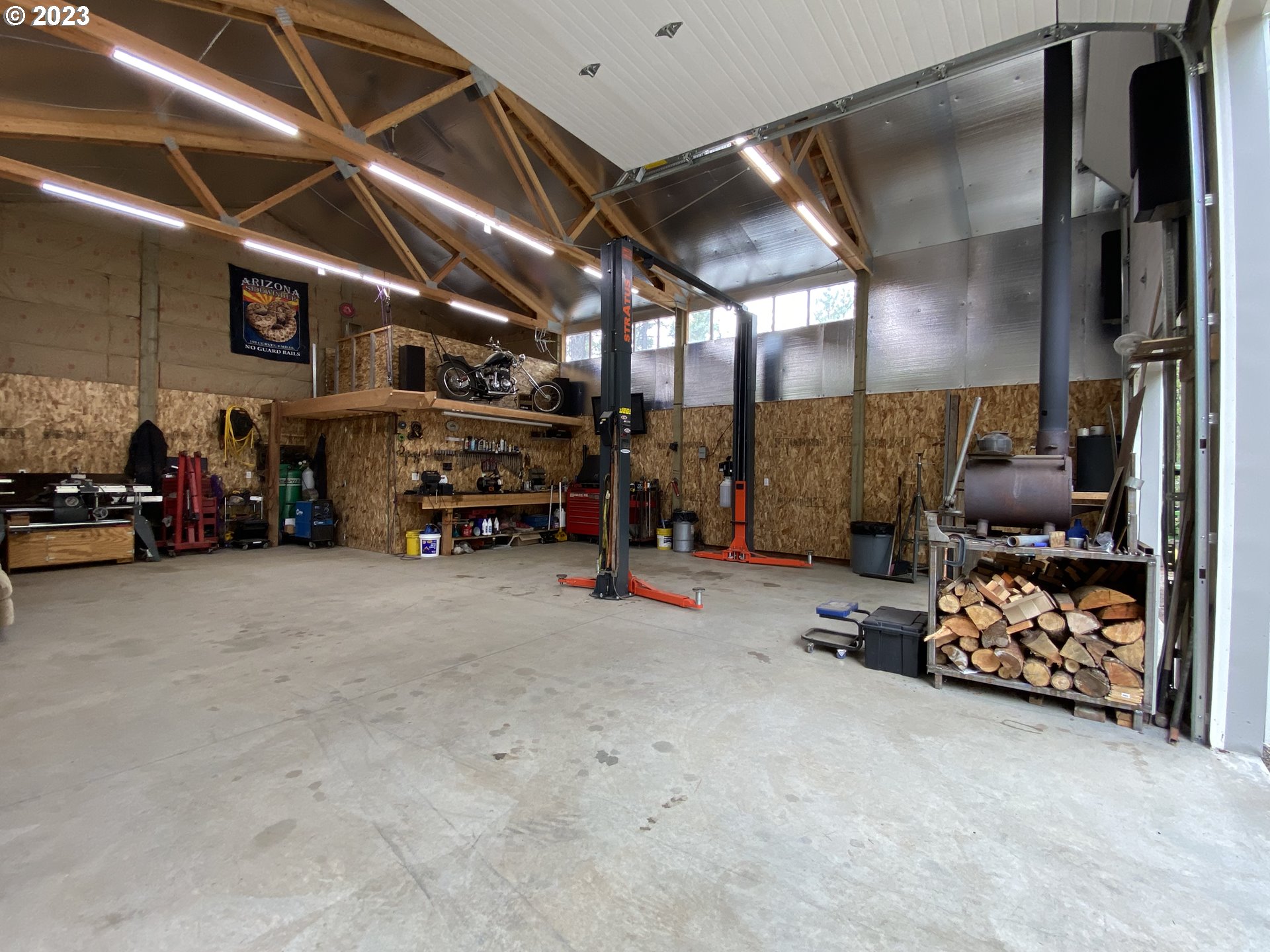 227 Locust Lane Goldendale, WA 98620 - Photo 38 of 48 a view of parking garage with cars