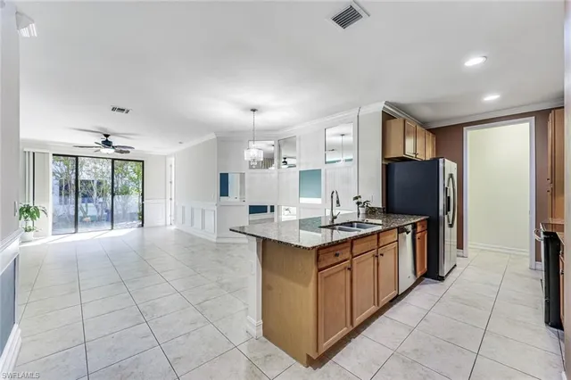 $2,400 | 7890 Bristol Circle, Naples, FL 34120