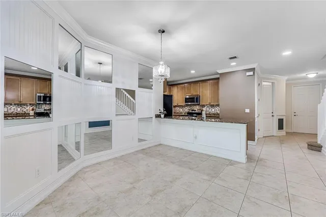 $2,400 | 7890 Bristol Circle, Naples, FL 34120