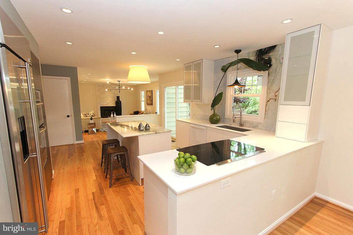 11400 Tanbark Drive Reston, VA 20191 - Photo 1 of 30 Kitchen