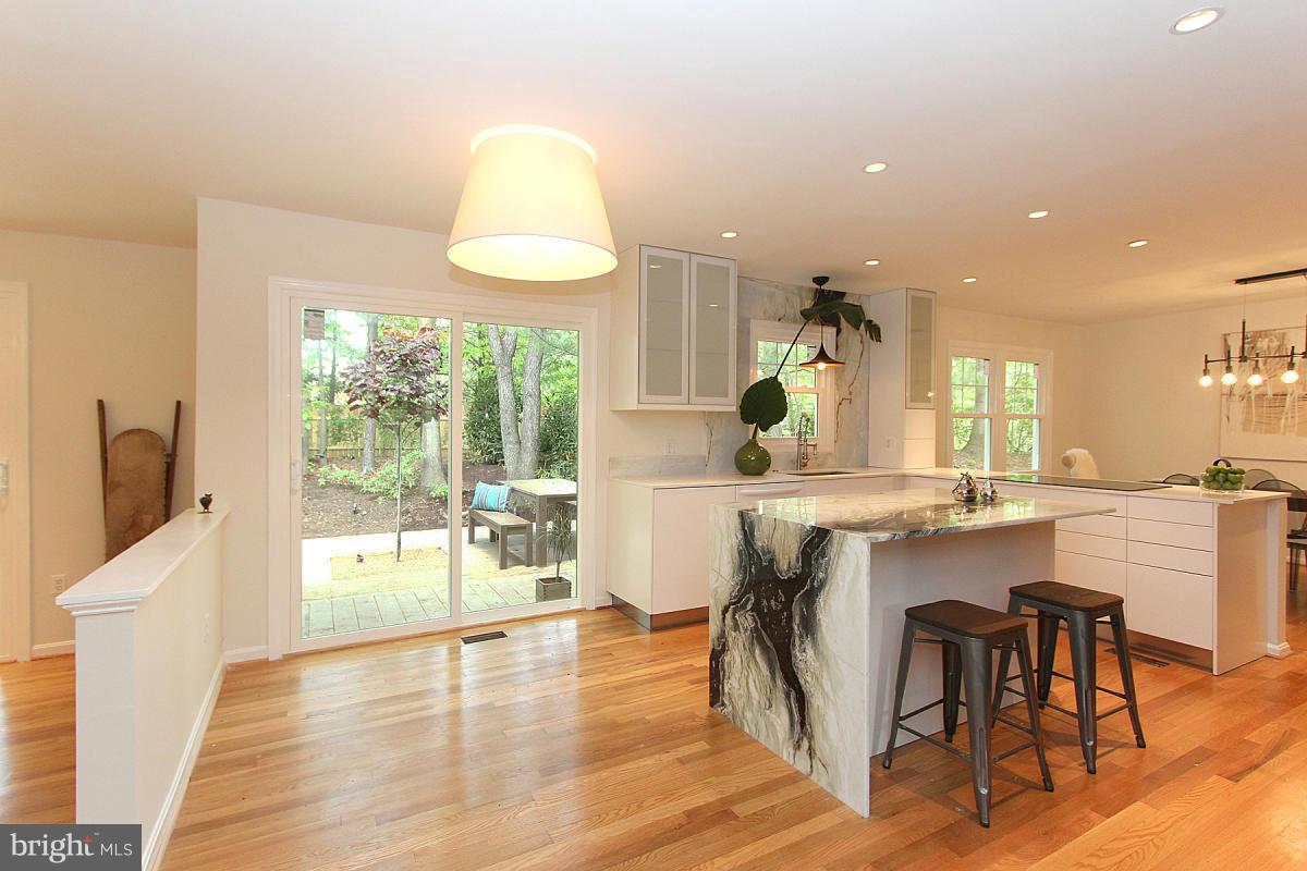 11400 Tanbark Drive Reston, VA 20191 - Photo 13 of 30 Kitchen