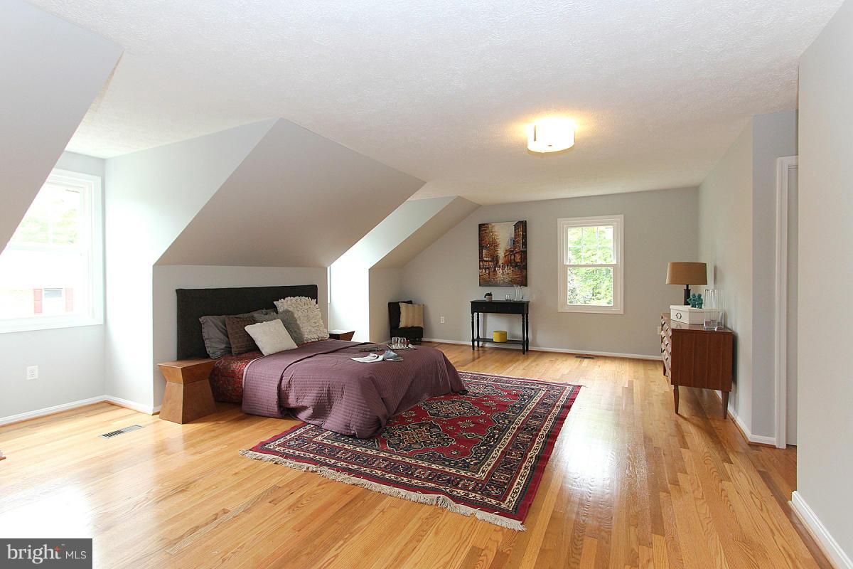 11400 Tanbark Drive Reston, VA 20191 - Photo 18 of 30 Bedroom