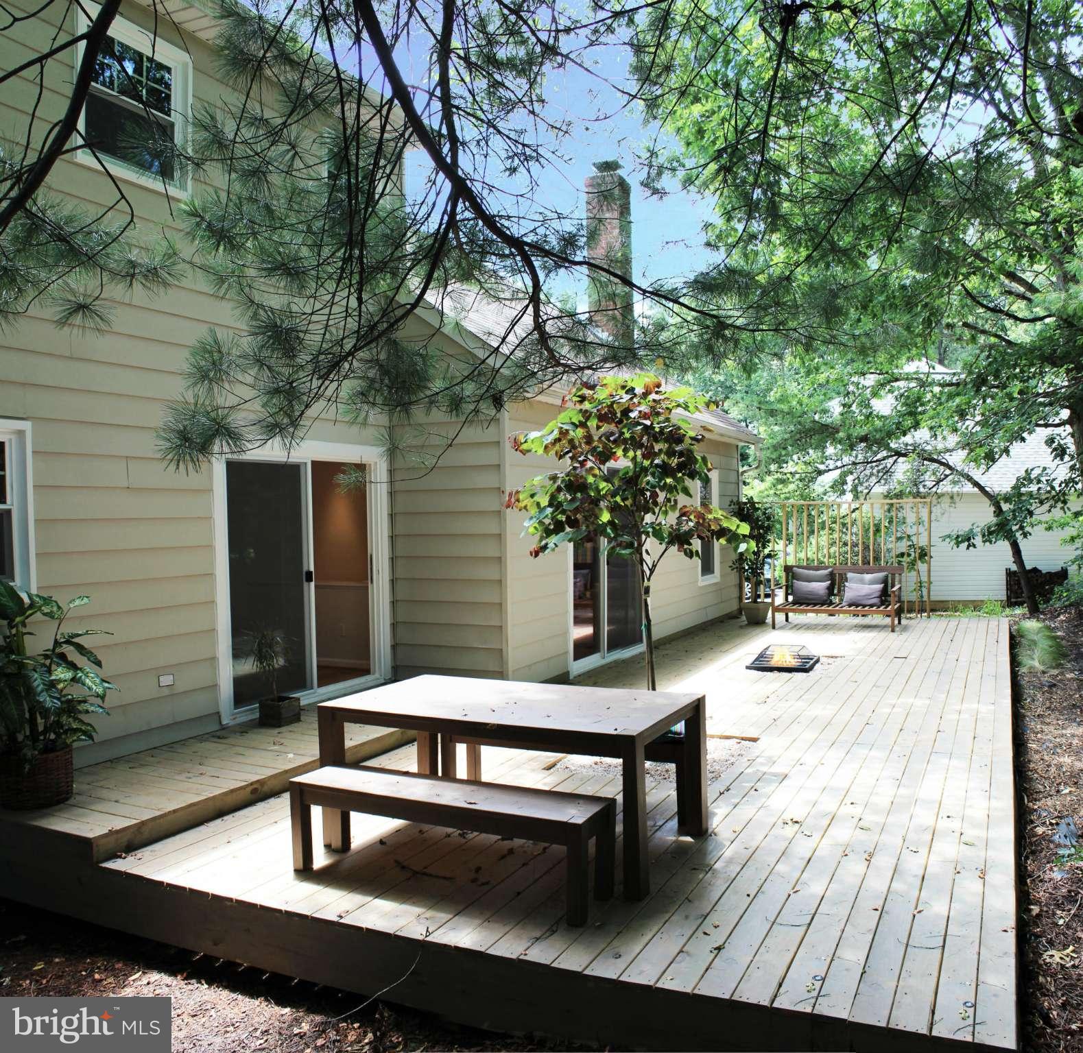 11400 Tanbark Drive Reston, VA 20191 - Photo 25 of 30 Exterior (Rear)