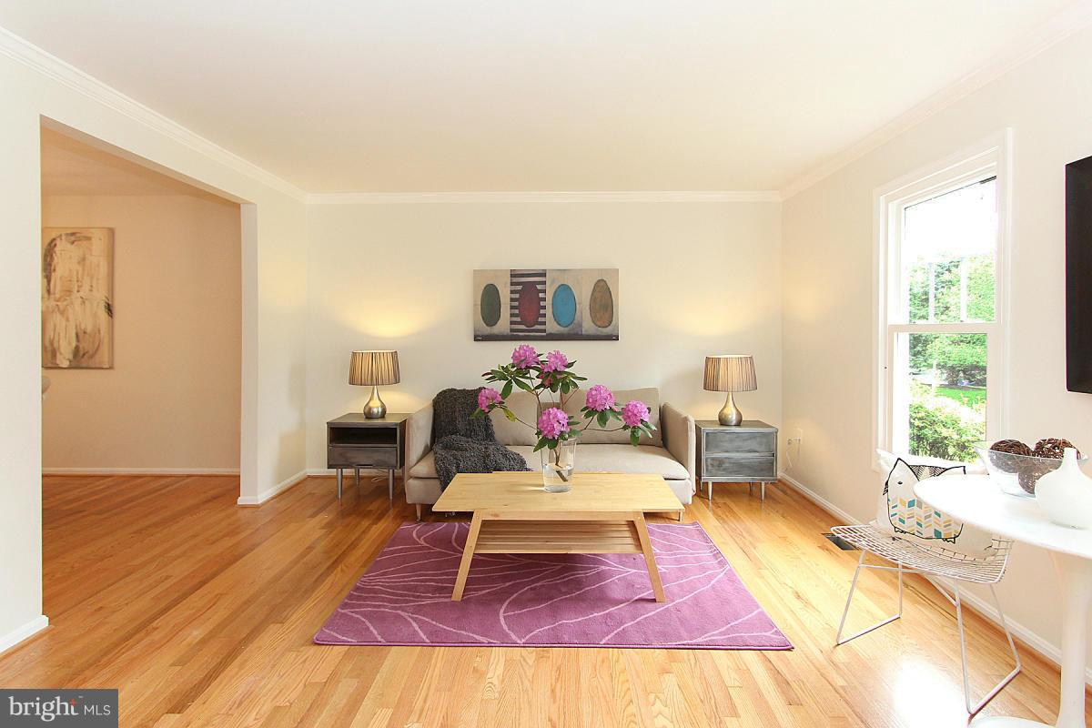 11400 Tanbark Drive Reston, VA 20191 - Photo 6 of 30 Family Room