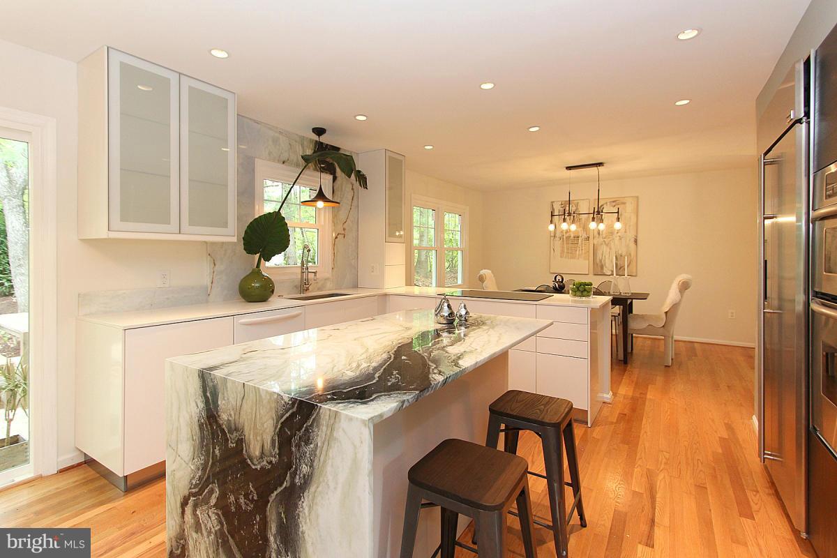 11400 Tanbark Drive Reston, VA 20191 - Photo 9 of 30 Kitchen