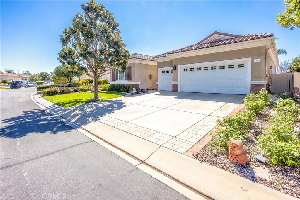 973 Ironwood Road Beaumont, CA 92223 - Photo 4 of 54